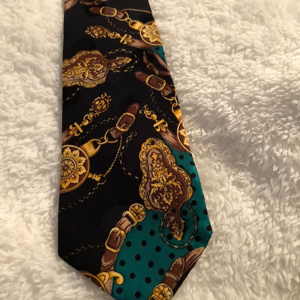 Take 6 Versace-Inspired Silk Tie